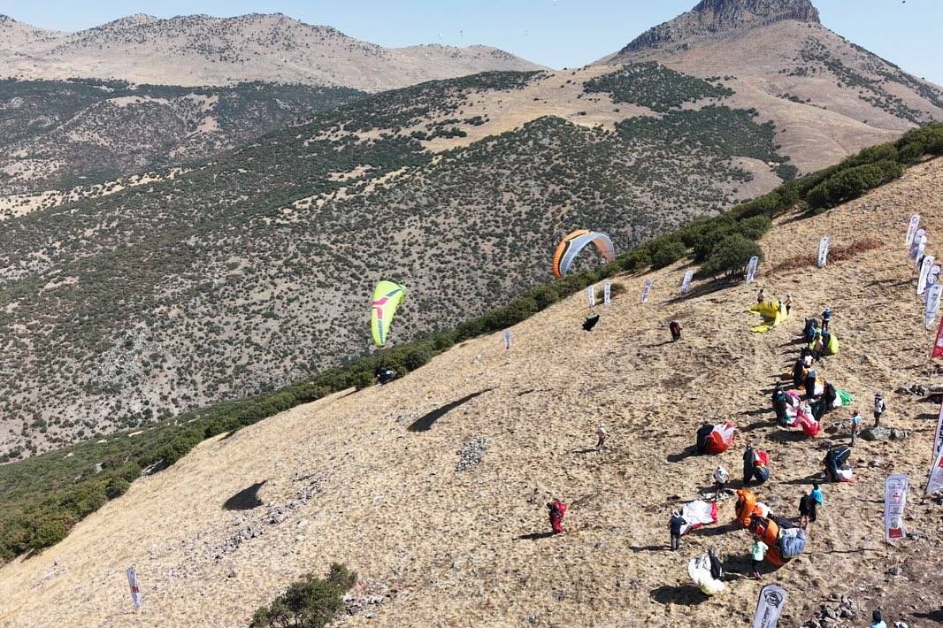 Spor ve özgürlük Konya semalarında renkli yarışa döndü 15
